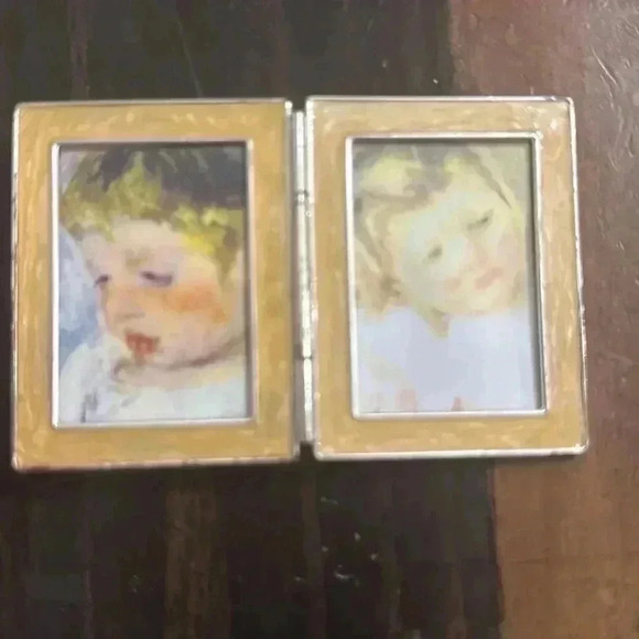 JAY STRONGWATER CROSS FOLDING PHOTO FRAME
5025 - Picture 3 of 4